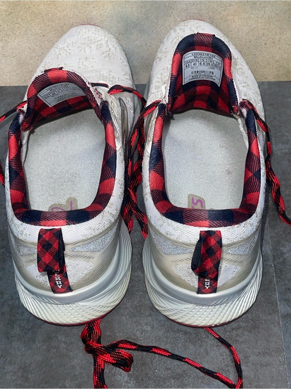 Brooks Levitate 6 Christmas Run Merry Women’s Running Shoes White/Red Size 8.5B - Picture 6 of 16